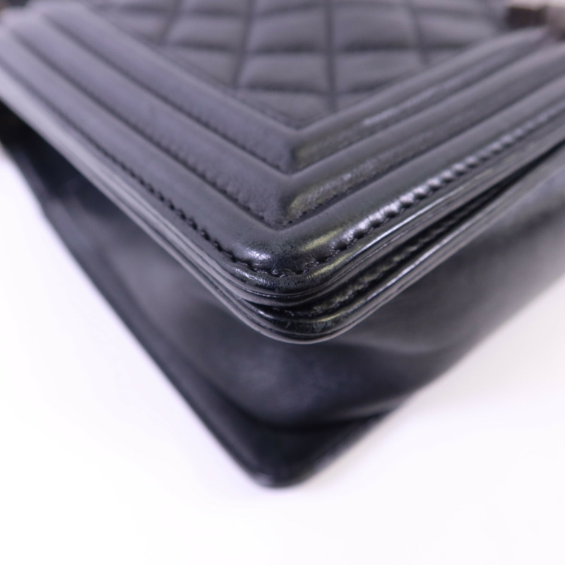 CHANEL 牛皮皮革Boy 25鏈帶肩背袋-13