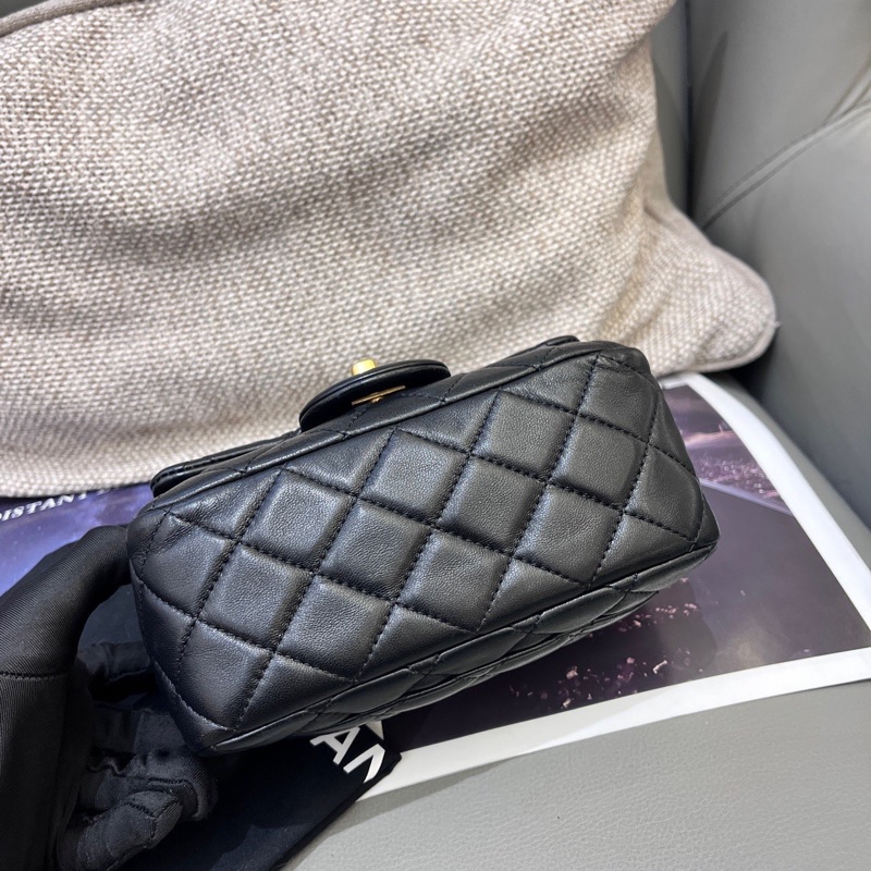 Chanel黑金羊皮金球方胖-5