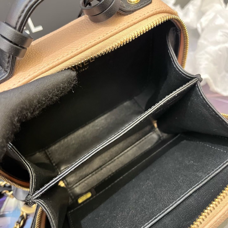 Chanel Vanity Case荔枝皮相機包-5