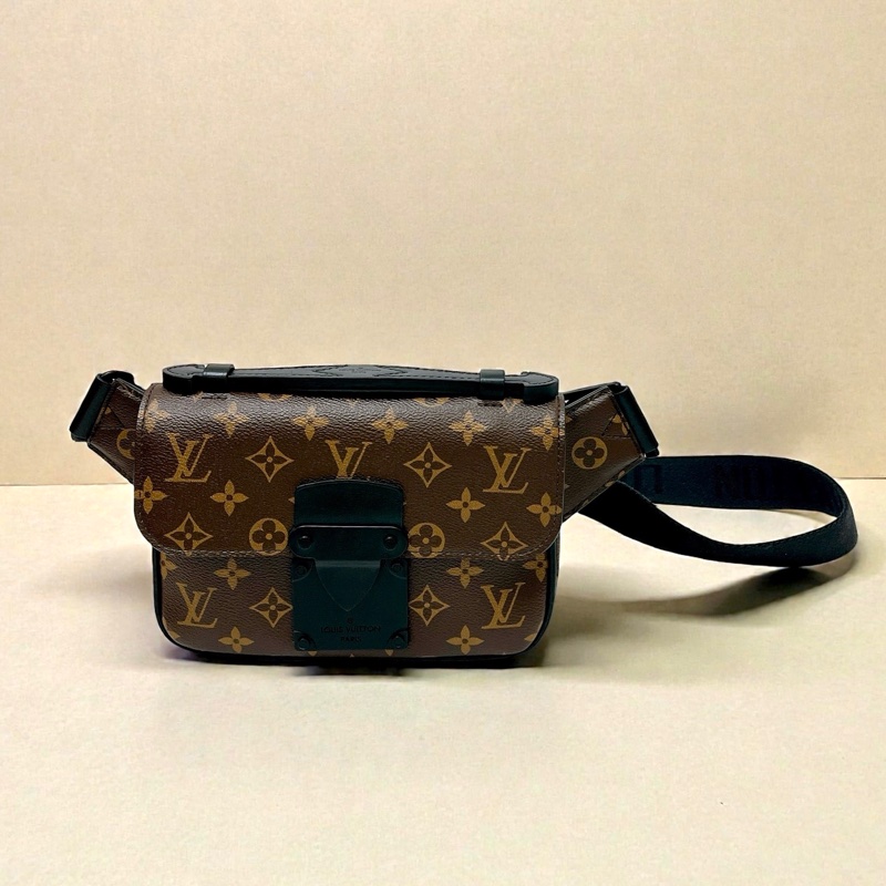 莉亞精品♡ LV M45807 老花胸包 二手-0