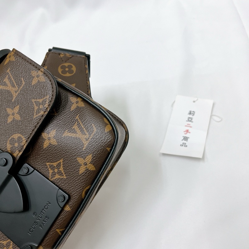 莉亞精品♡ LV M45807 老花胸包 二手-10