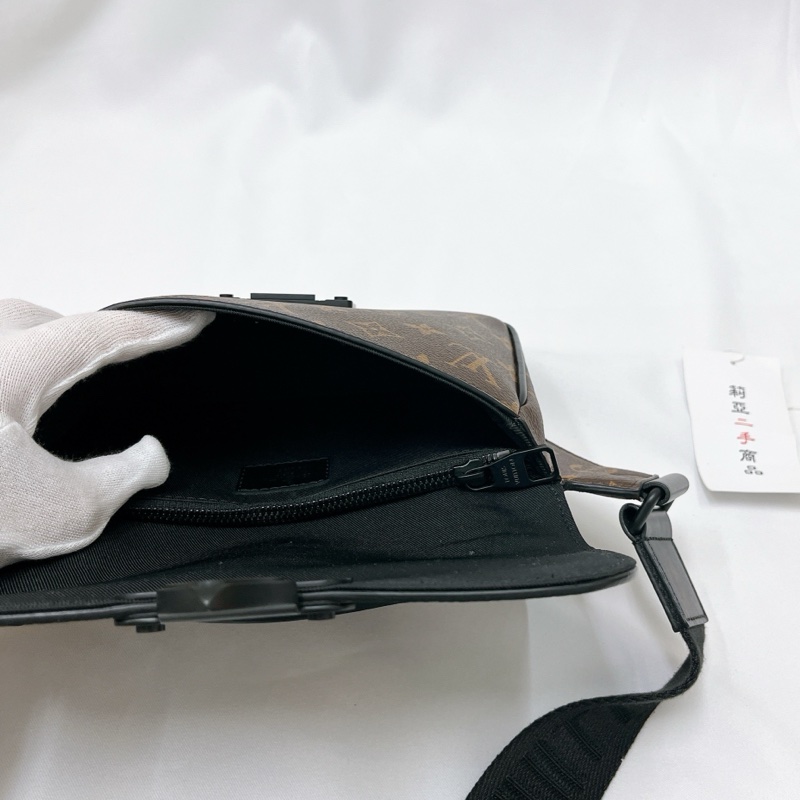 莉亞精品♡ LV M45807 老花胸包 二手-14