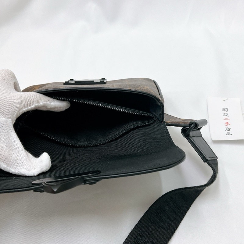 莉亞精品♡ LV M45807 老花胸包 二手-15