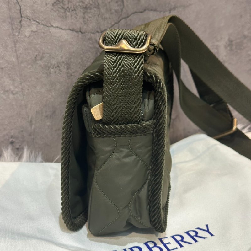 💎Han's house精品服飾💎burberry尼龍斜背包-5