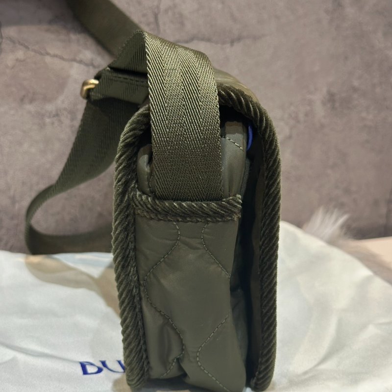 💎Han's house精品服飾💎burberry尼龍斜背包-6