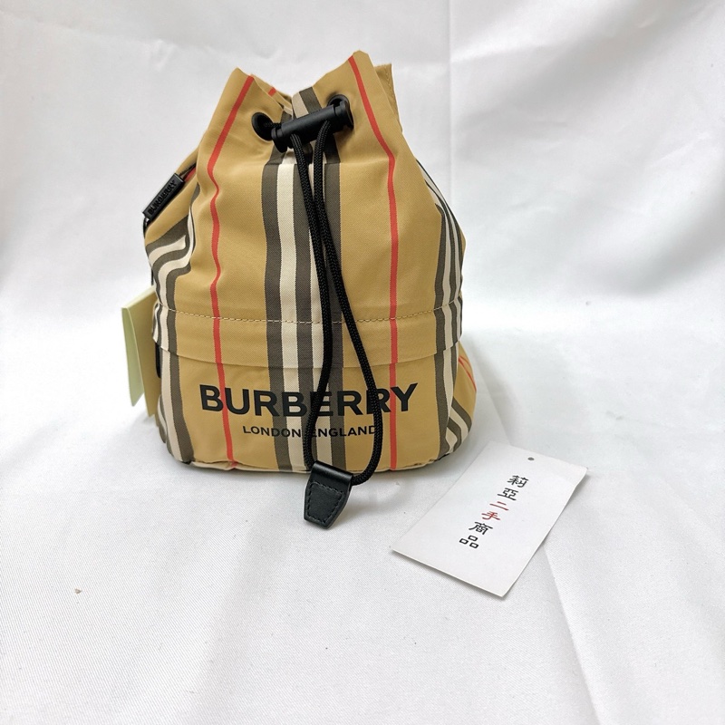 莉亞精品♡ Burberry 格紋尼龍水桶 二手-2