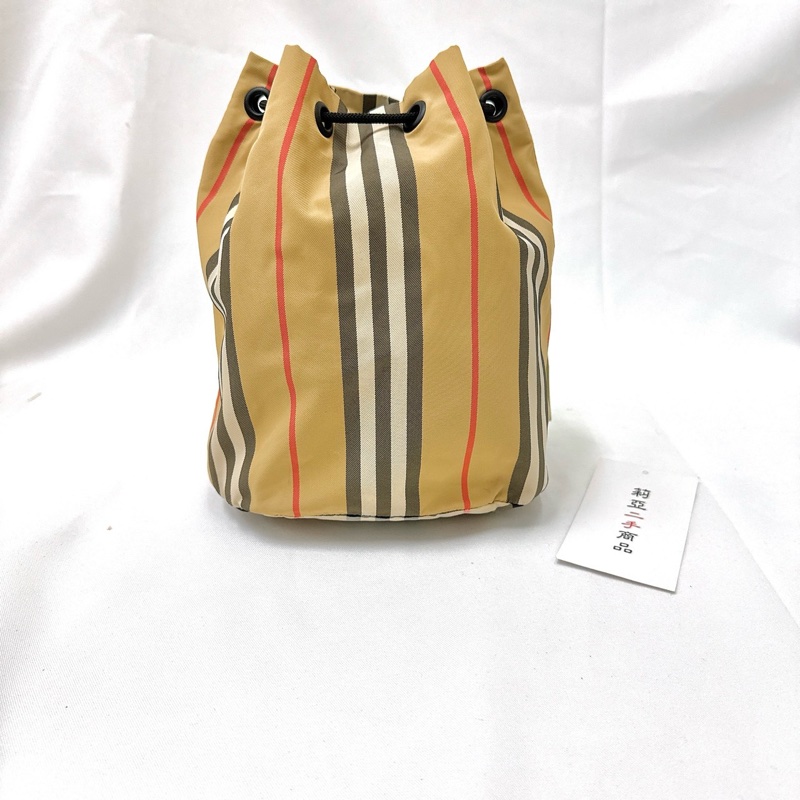 莉亞精品♡ Burberry 格紋尼龍水桶 二手-3