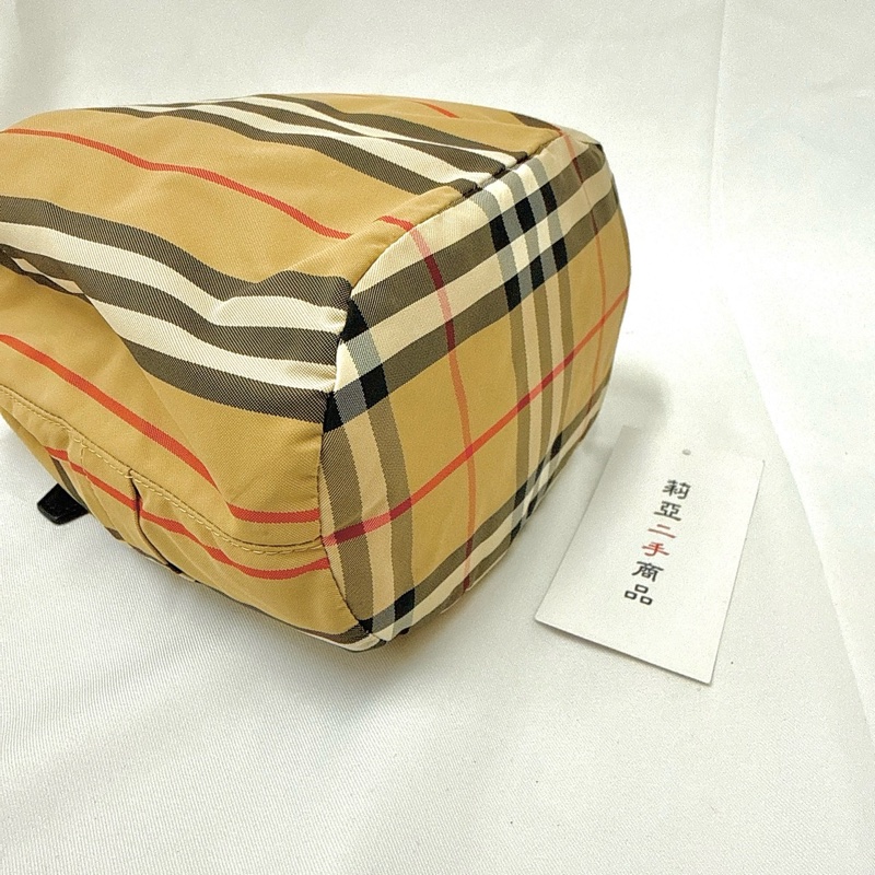 莉亞精品♡ Burberry 格紋尼龍水桶 二手-8