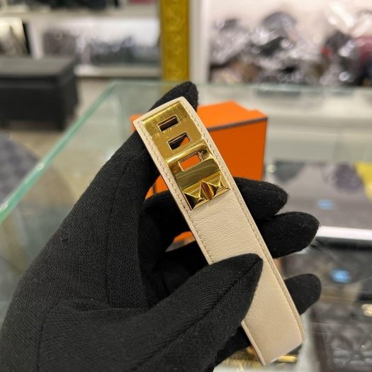東區正精品㊣HERMES Collier de Chien CDC 米色皮革金扣手環 U刻RZ6180-3