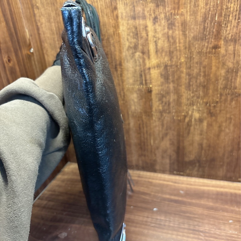 Balenciaga黑色皮革手拿包-2