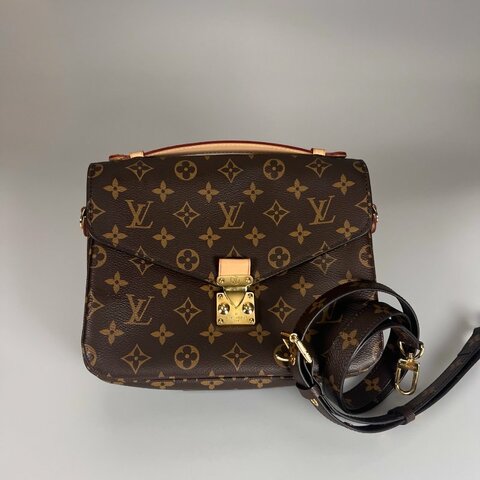 LV M40780  老花郵差包