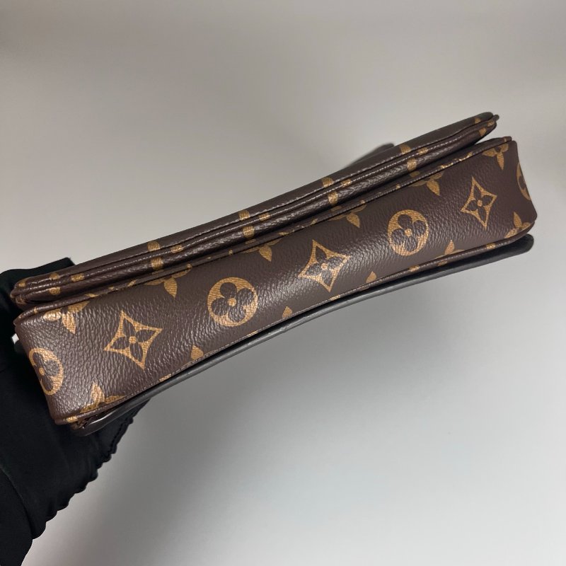 LV M40780  老花郵差包-4