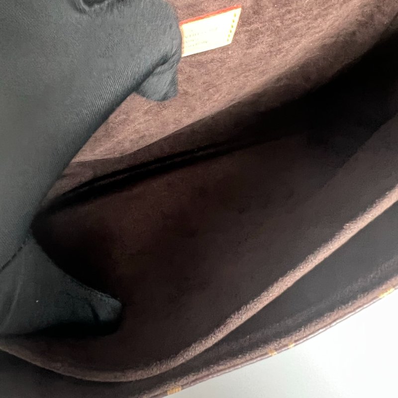 LV M40780  老花郵差包-6