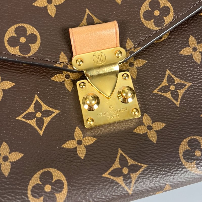 LV M40780  老花郵差包-7