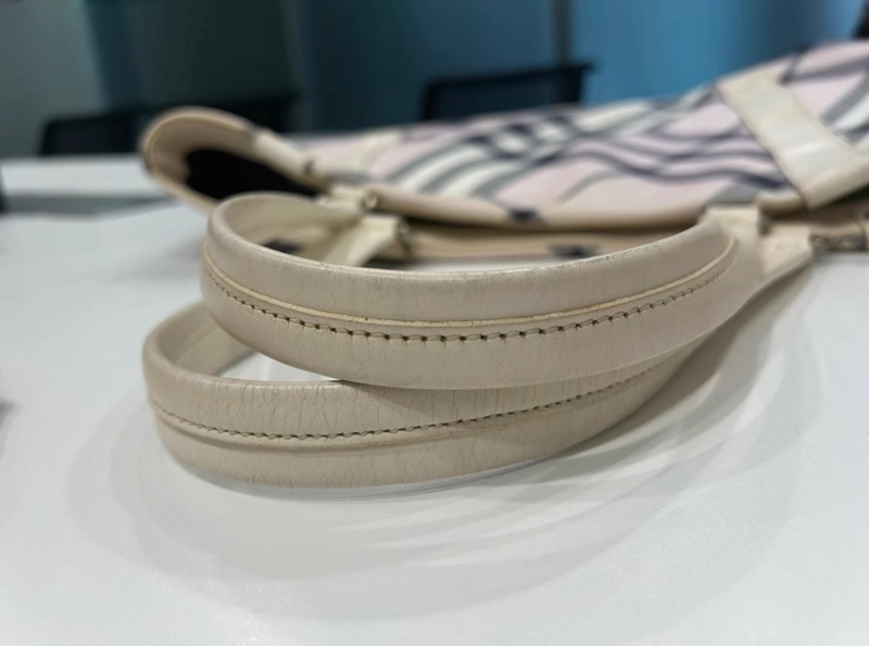 Burberry熊貓格紋托特包-6