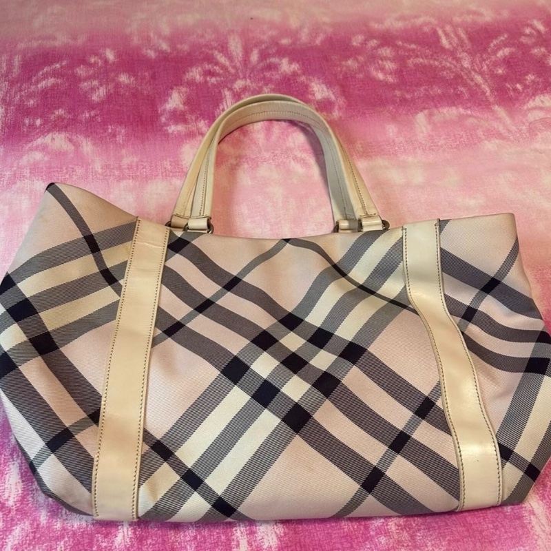 Burberry熊貓格紋托特包-9