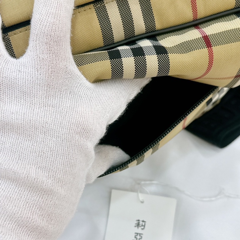 莉亞精品♡ Burberry 格紋相機包 二手-13