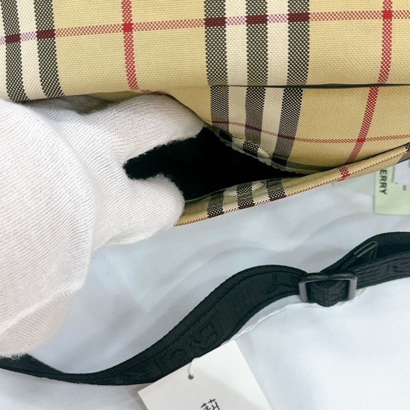 莉亞精品♡ Burberry 格紋相機包 二手-15