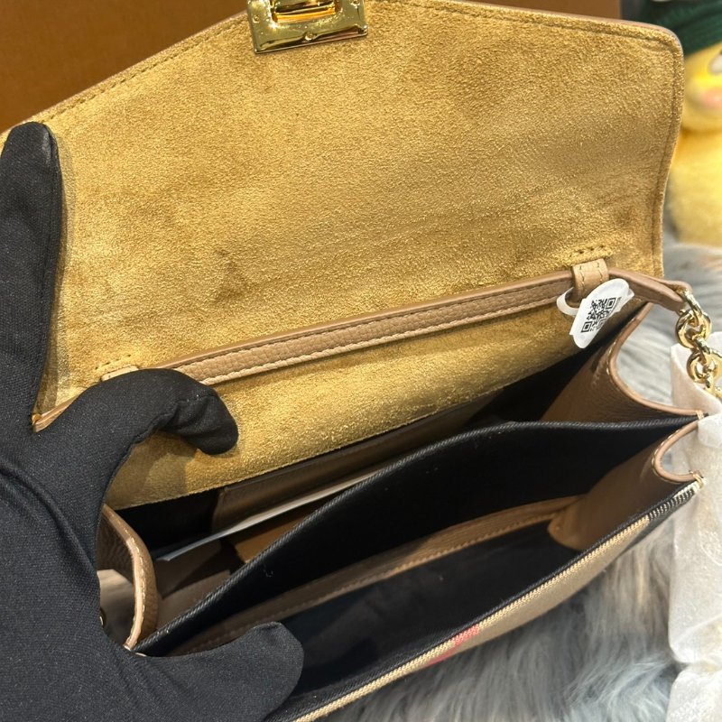 💎Han's house精品服飾💎BURBERRY 格紋棉麻勾釦斜背包-4