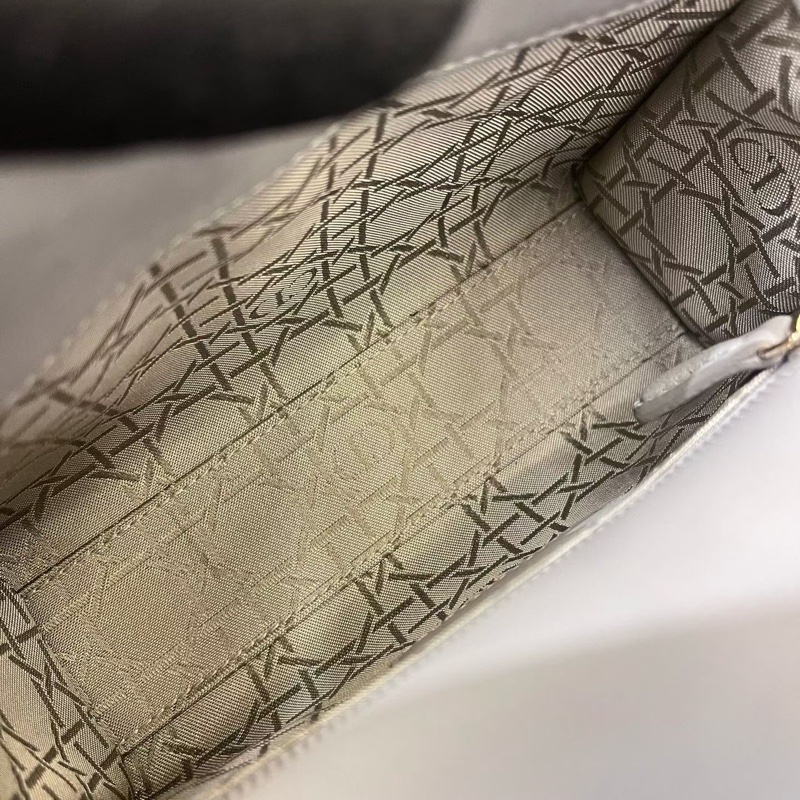 Dior灰色三格戴妃-8