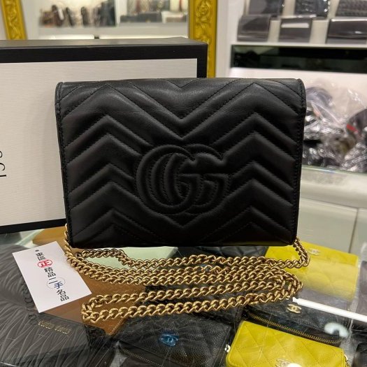 東區正精品㊣GUCCI Marmont Woc 黑色牛皮W紋GG金釦金鍊釦式翻蓋斜背包手拿包 RZ6185-8
