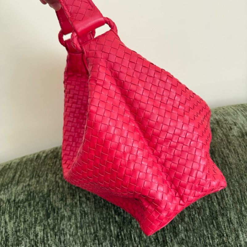 BV紅色Hop腋下包-1