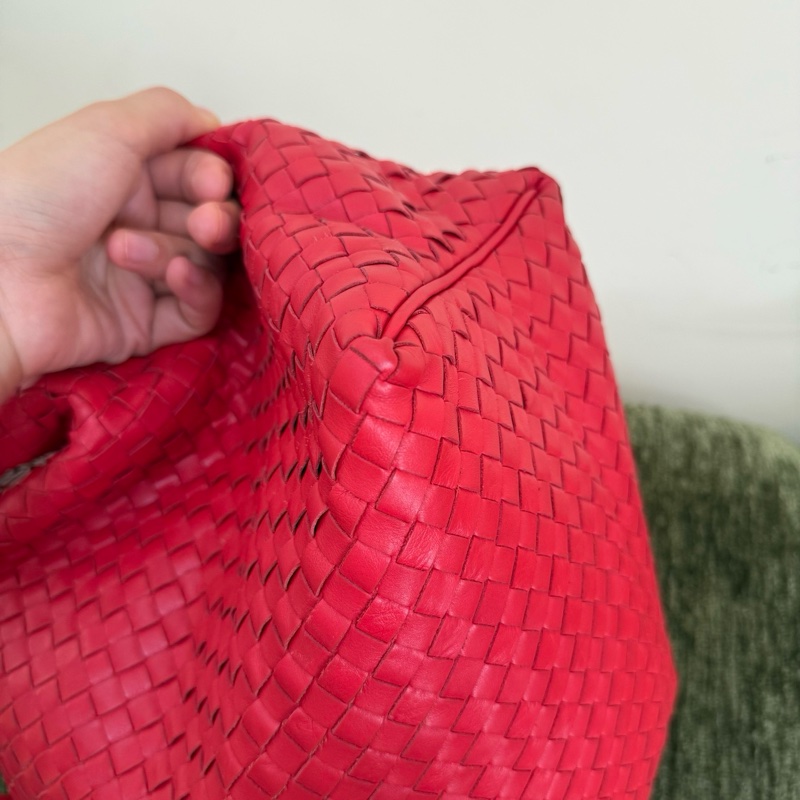 BV紅色Hop腋下包-6