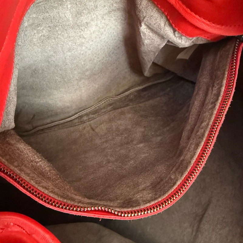 BV紅色Hop腋下包-8