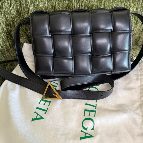 BV黑色15格枕頭包