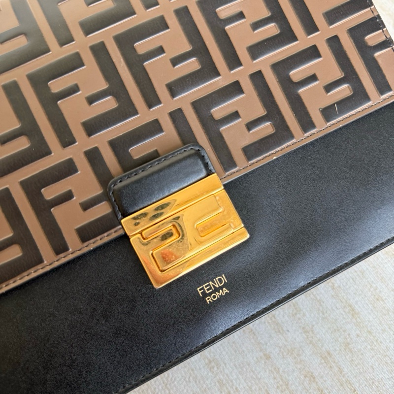 Fendi浮雕雙F手提包-4