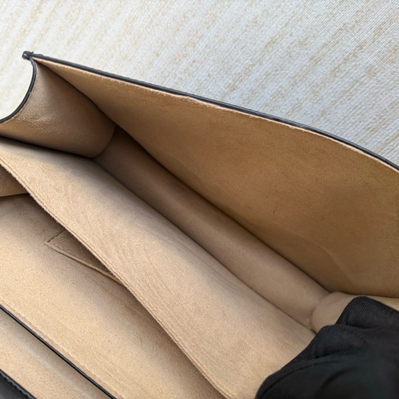 Fendi浮雕雙F手提包-9