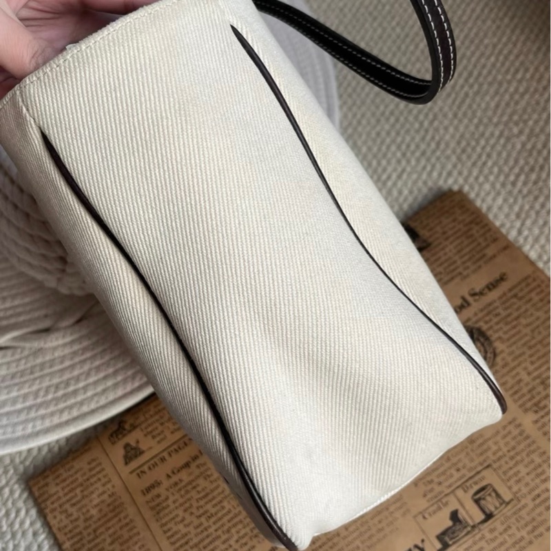 Burberry撞色帆布托特包-11