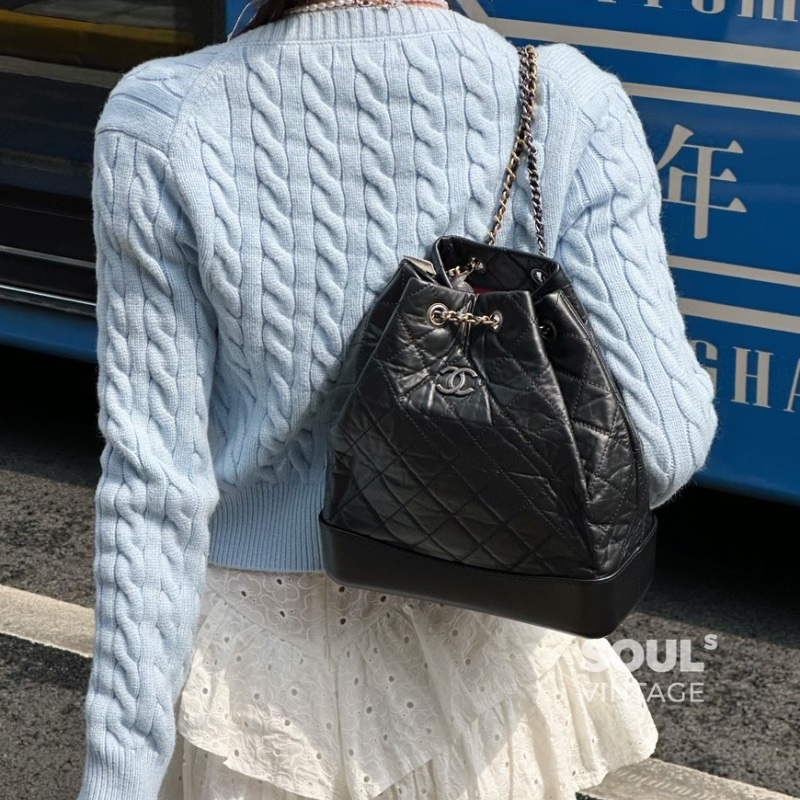 Chanel 黑銀油蠟牛皮 抽繩鏈條水桶包 24*24*12.5  99新配件塵袋保卡-0