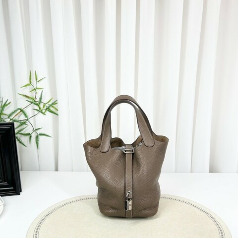 SH ZymHERMES愛馬仕  C刻 Picotin Lock Lock 18 銀扣 Taurillon Clemence小公牛皮 菜籃子水桶包手提包 Etoupe大象灰