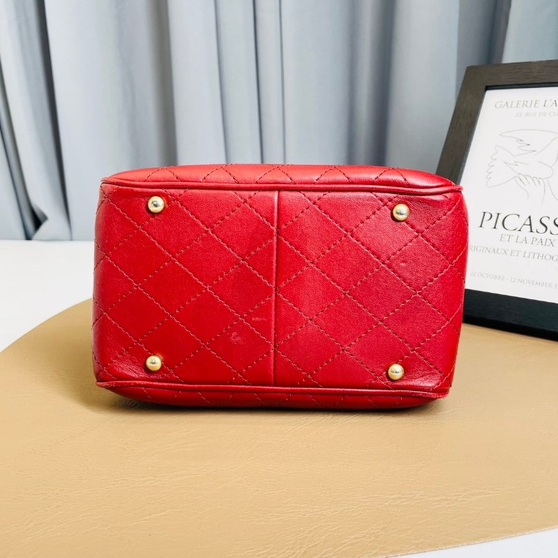 Chanel香奈兒 紅金徽章 小水桶 抽繩款 嬉皮風 時尚指數飆升 28開-7