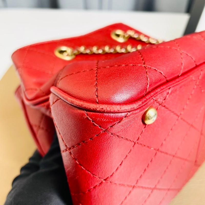 Chanel香奈兒 紅金徽章 小水桶 抽繩款 嬉皮風 時尚指數飆升 28開-8