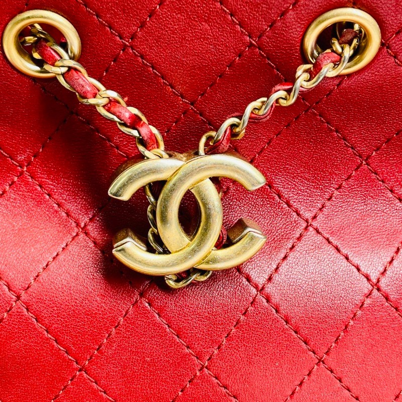 Chanel香奈兒 紅金徽章 小水桶 抽繩款 嬉皮風 時尚指數飆升 28開-15