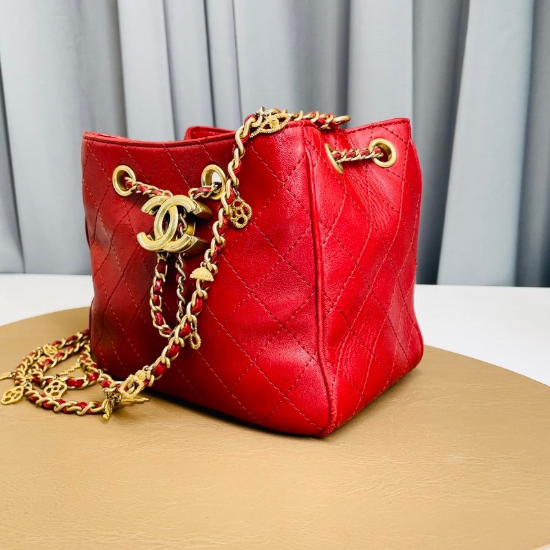 Chanel香奈兒 紅金徽章 小水桶 抽繩款 嬉皮風 時尚指數飆升 28開-16