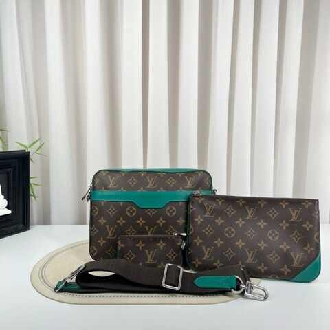 LV路易威登 芯片款 三合一郵差包 單肩/斜挎/手拿三種背法 容量實用 日常出門很方便 質感高級