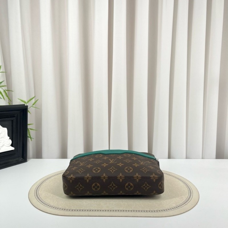 LV路易威登 芯片款 三合一郵差包 單肩/斜挎/手拿三種背法 容量實用 日常出門很方便 質感高級-2