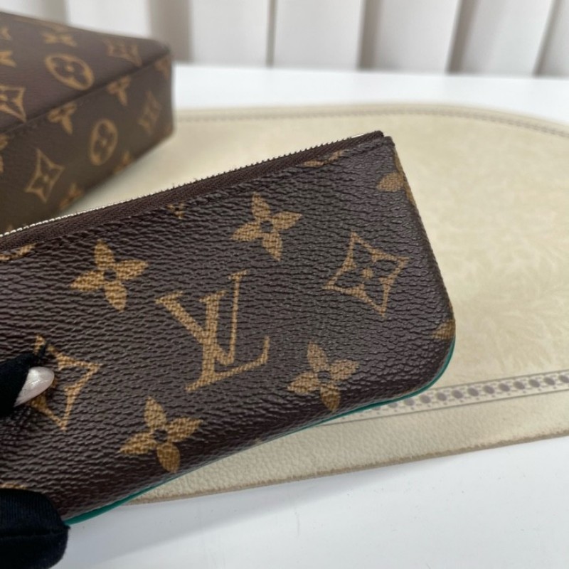 LV路易威登 芯片款 三合一郵差包 單肩/斜挎/手拿三種背法 容量實用 日常出門很方便 質感高級-13