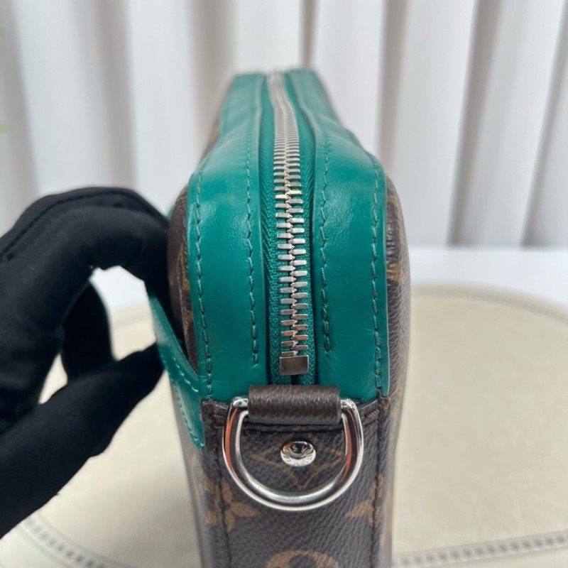 LV路易威登 芯片款 三合一郵差包 單肩/斜挎/手拿三種背法 容量實用 日常出門很方便 質感高級-14