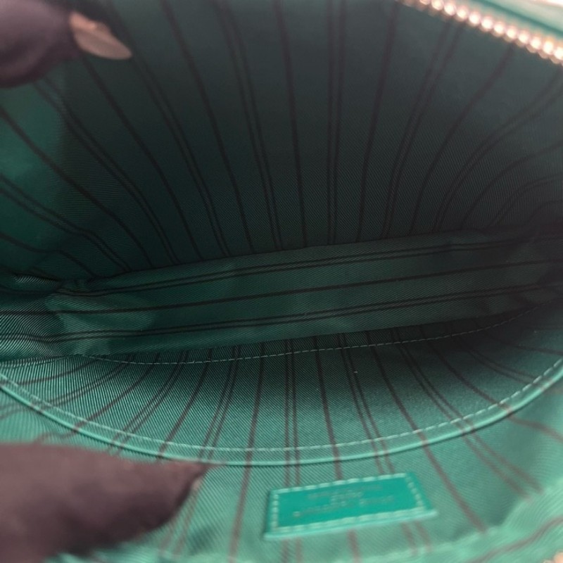 LV路易威登 芯片款 三合一郵差包 單肩/斜挎/手拿三種背法 容量實用 日常出門很方便 質感高級-15