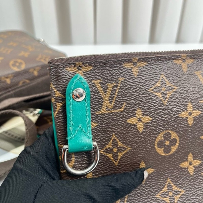 LV路易威登 芯片款 三合一郵差包 單肩/斜挎/手拿三種背法 容量實用 日常出門很方便 質感高級-18