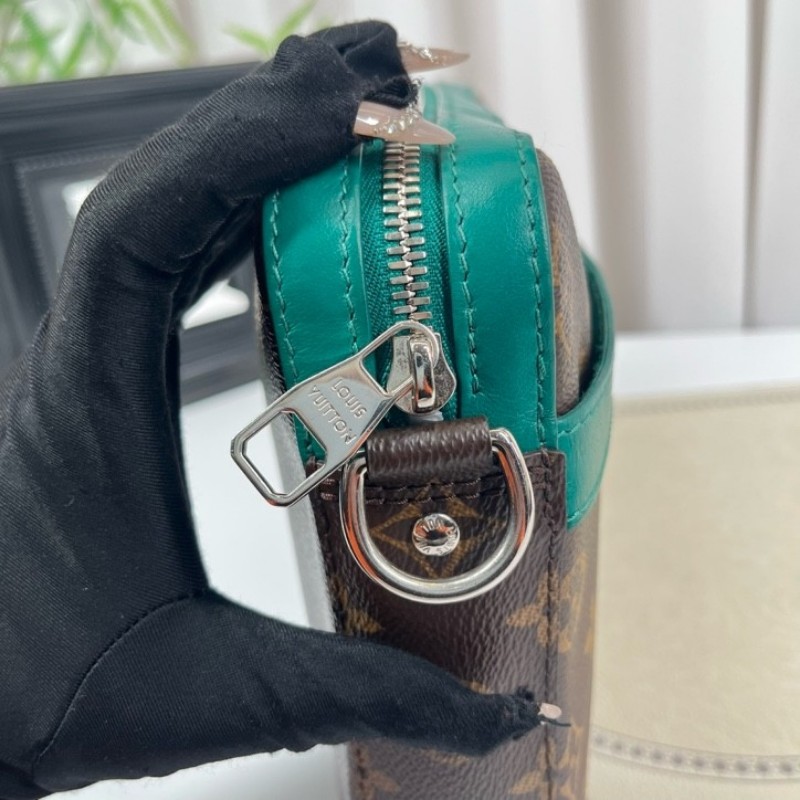 LV路易威登 芯片款 三合一郵差包 單肩/斜挎/手拿三種背法 容量實用 日常出門很方便 質感高級-23