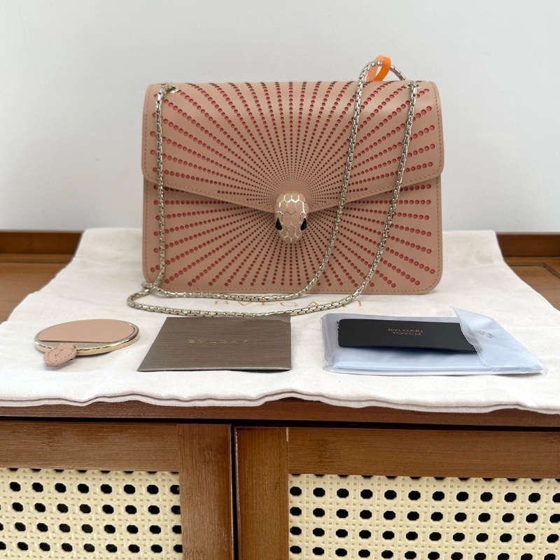 BVLGARI 蛇頭中號 豆沙粉肩背包25*18cm 全新閒置鏡子塵袋-1