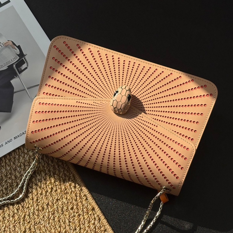 BVLGARI 蛇頭中號 豆沙粉肩背包25*18cm 全新閒置鏡子塵袋-3