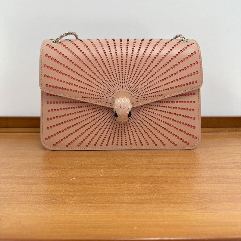 BVLGARI 蛇頭中號 豆沙粉肩背包25*18cm 全新閒置鏡子塵袋-5
