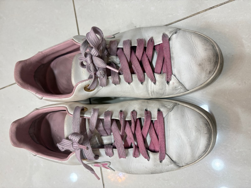 Louis Vuitton 路易威登白色與粉色運動鞋-1