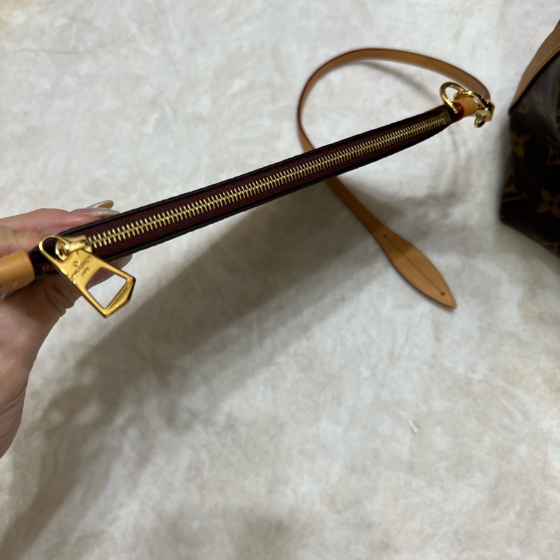 LV louisvuitton M46203 CarryAll PM 經典老花-21